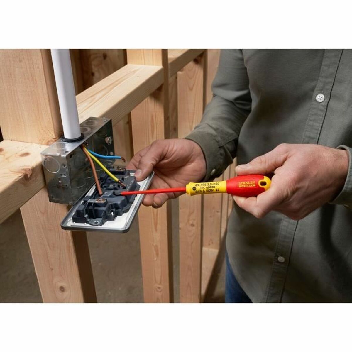 V6H65779AFF6370DC38DC269749AA2181C2R5169984P5