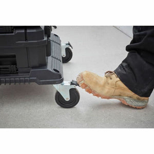 V6HFD0AC336A53A2F0FC96410E3B30D457CR6689640P3