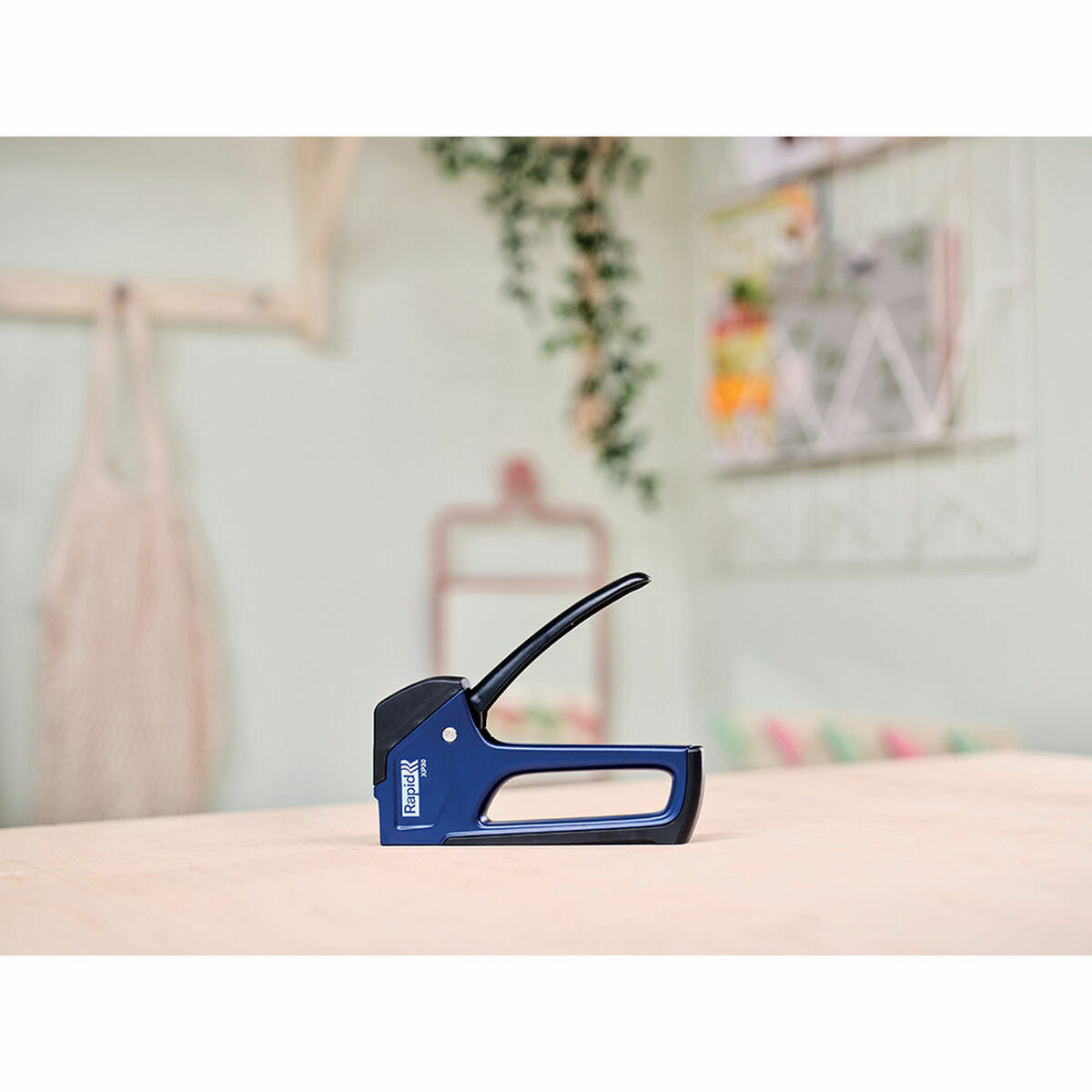 V4H6AC52A82239A1EFA46F8EE14A85094EBR7051236P5