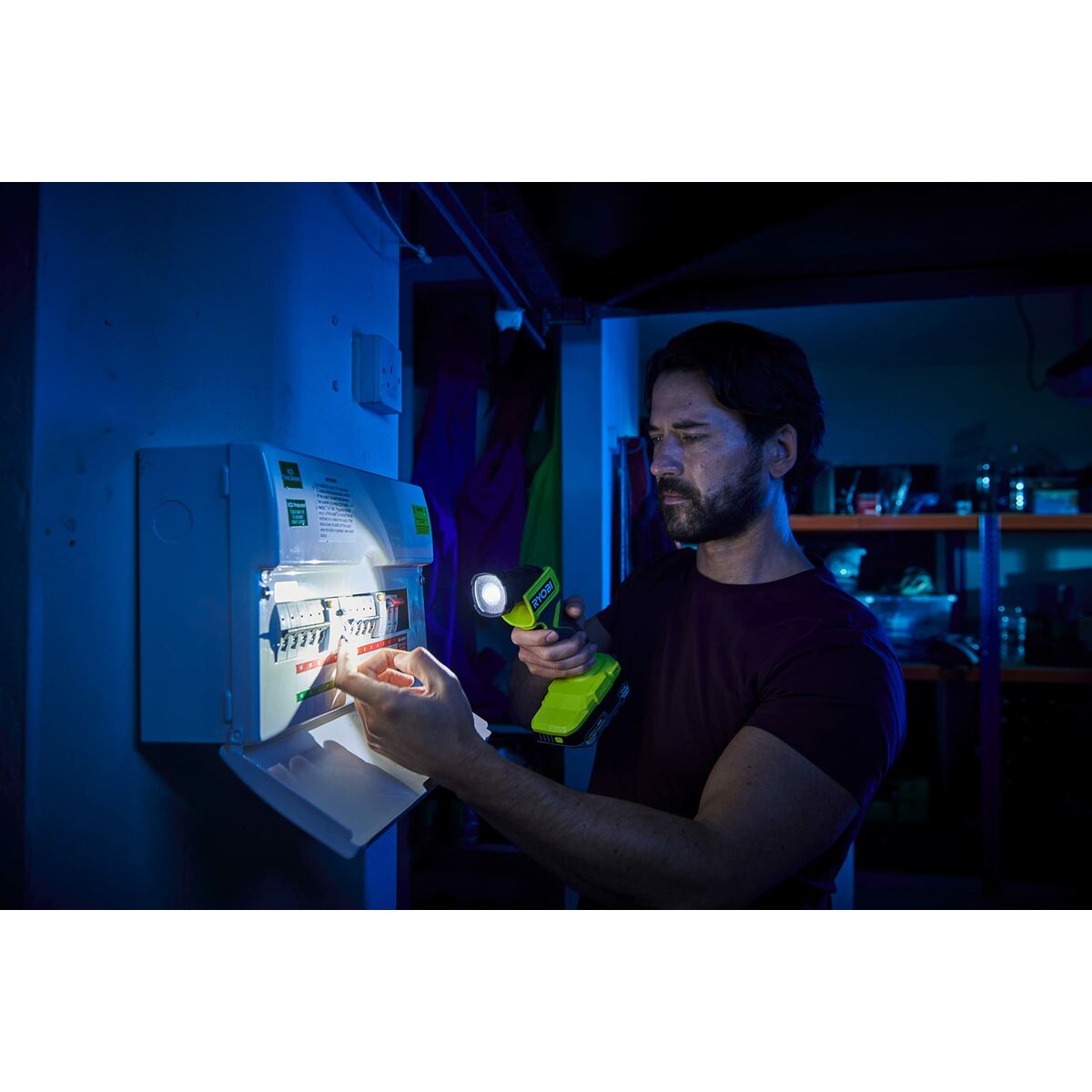 V8HC2324A7D74F743640A5521F15B1686F3R6446884P4