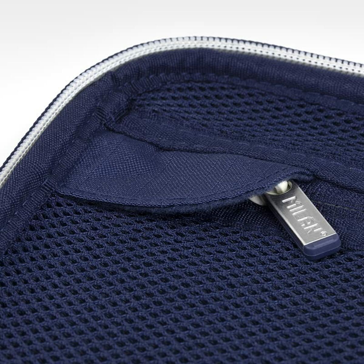 V7H001B1CB931EB0A34C0100BA4C09D5F76R4583648P2