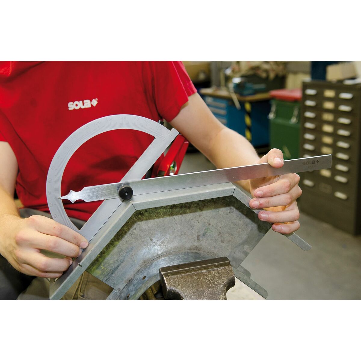 V4H5A274087DCC0B6ADC68033FD60F9B1CDR6975384P3