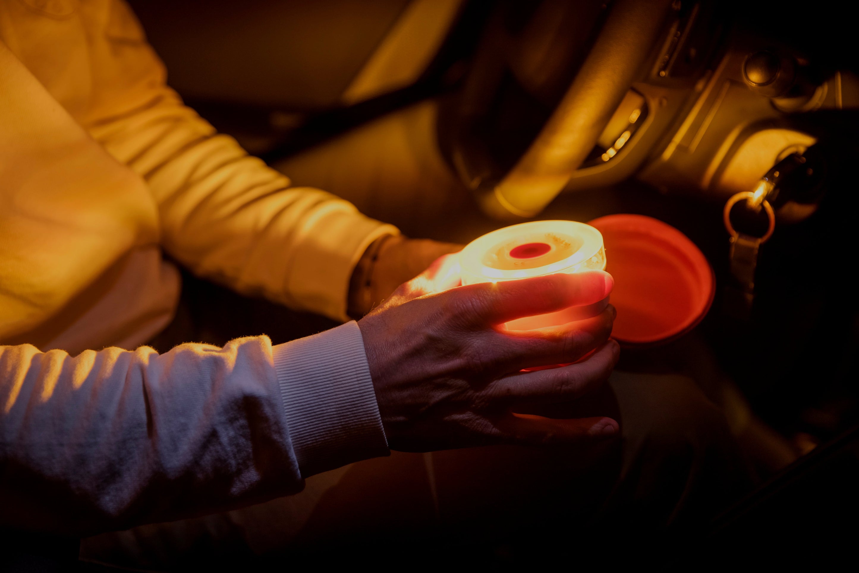 Baliza luz de emergencia DGT con geolocalización HELP FLASH IOT+