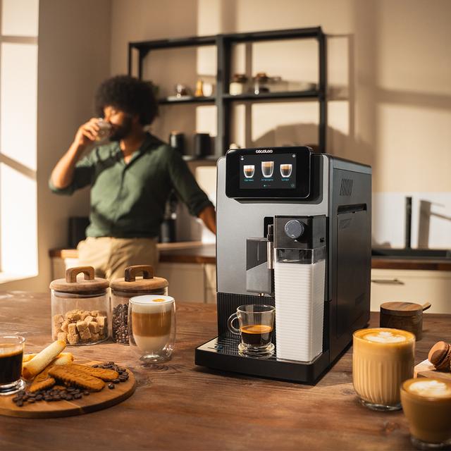 Cafetera superautomática Cremmaet Latte Cecotec