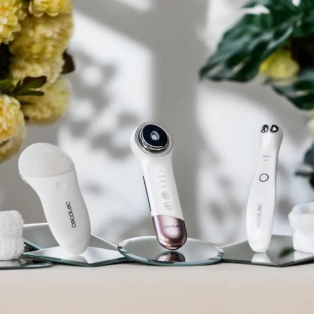 Limpiador facial, un dispositivo antiojeras y un masajeador FaceCare SkinRoutine Cecotec