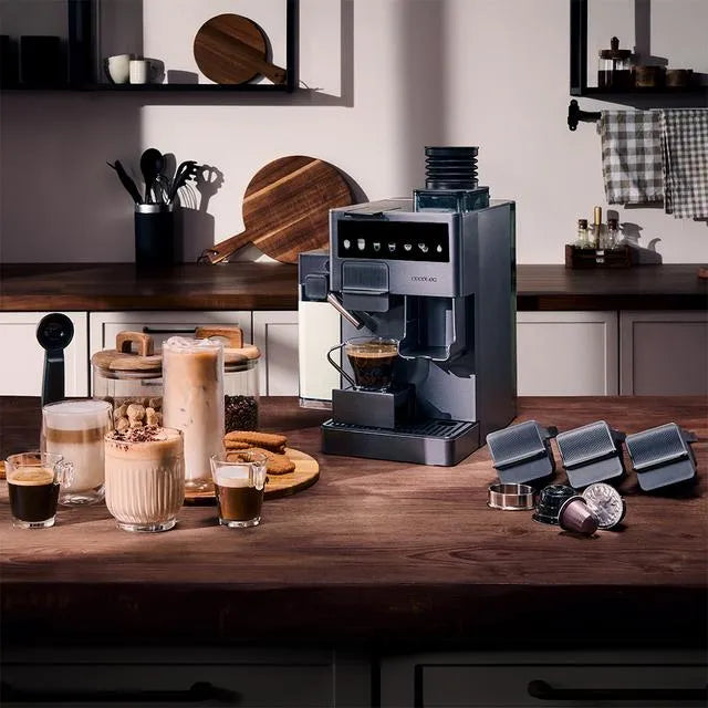 Cafetera de cápsulas con molinillo y depósito de leche Freestyle Grind & Latte Cecotec